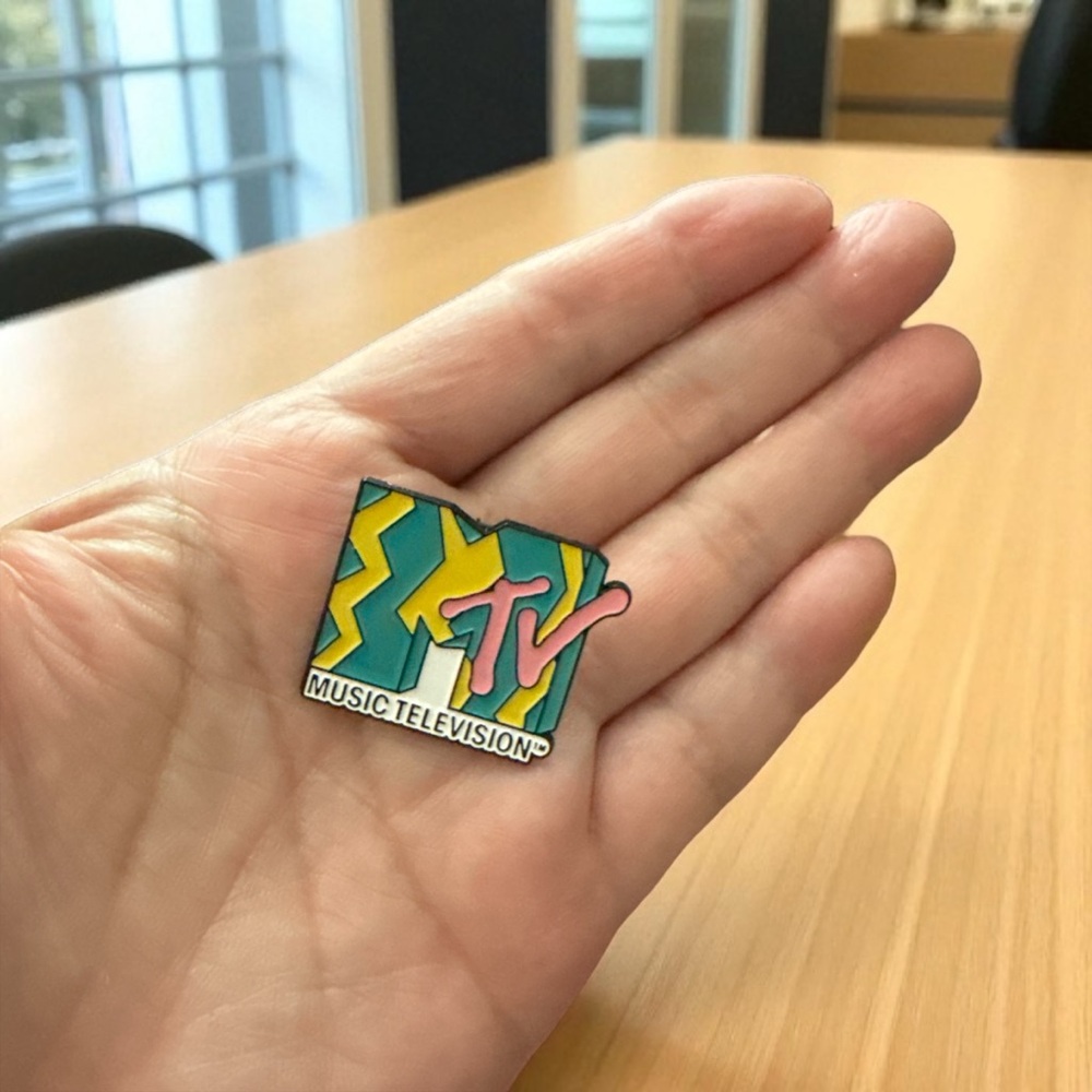 New! 1 Pc Vintage-Style MTV Music Enamel Pin